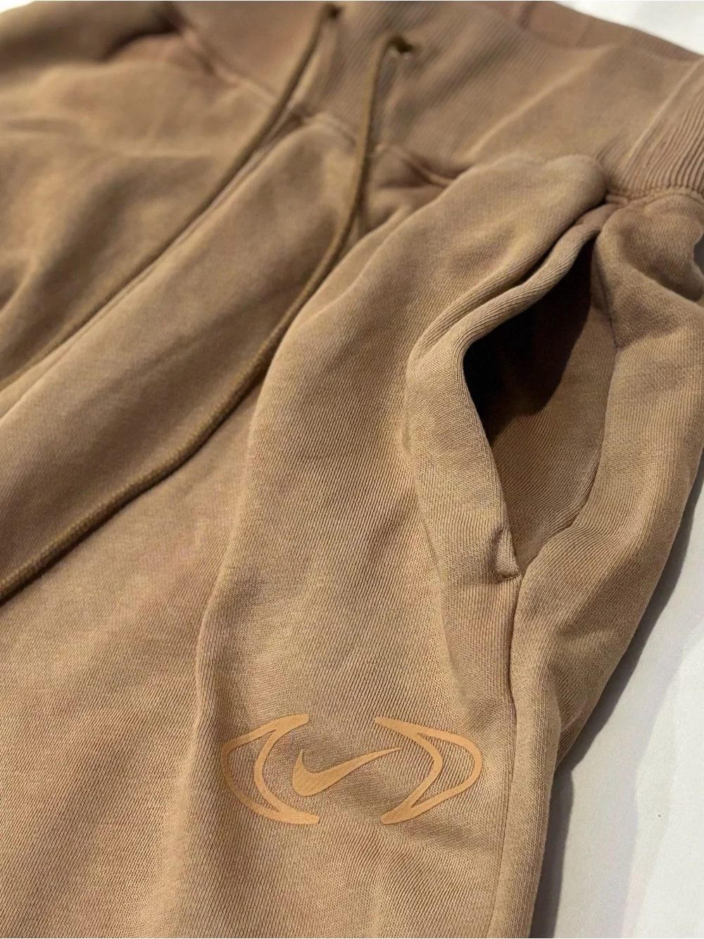 Nike Run Club NRC Fleece Joggers Sweatpants Washed Brown High Waist Women’s XXS